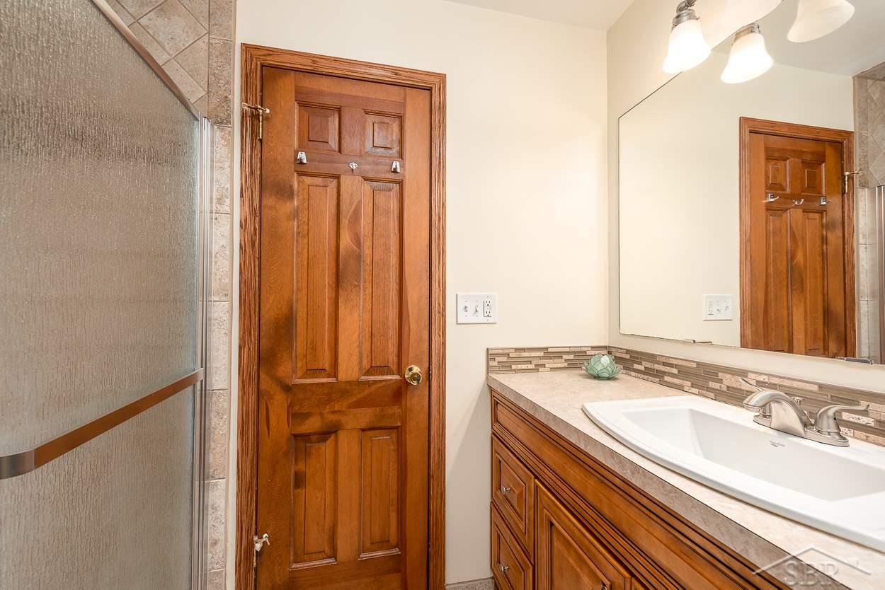 5256 Shattuck Road Saginaw, MI 48603 - Photo 18 of 28 50011837-17.JPG