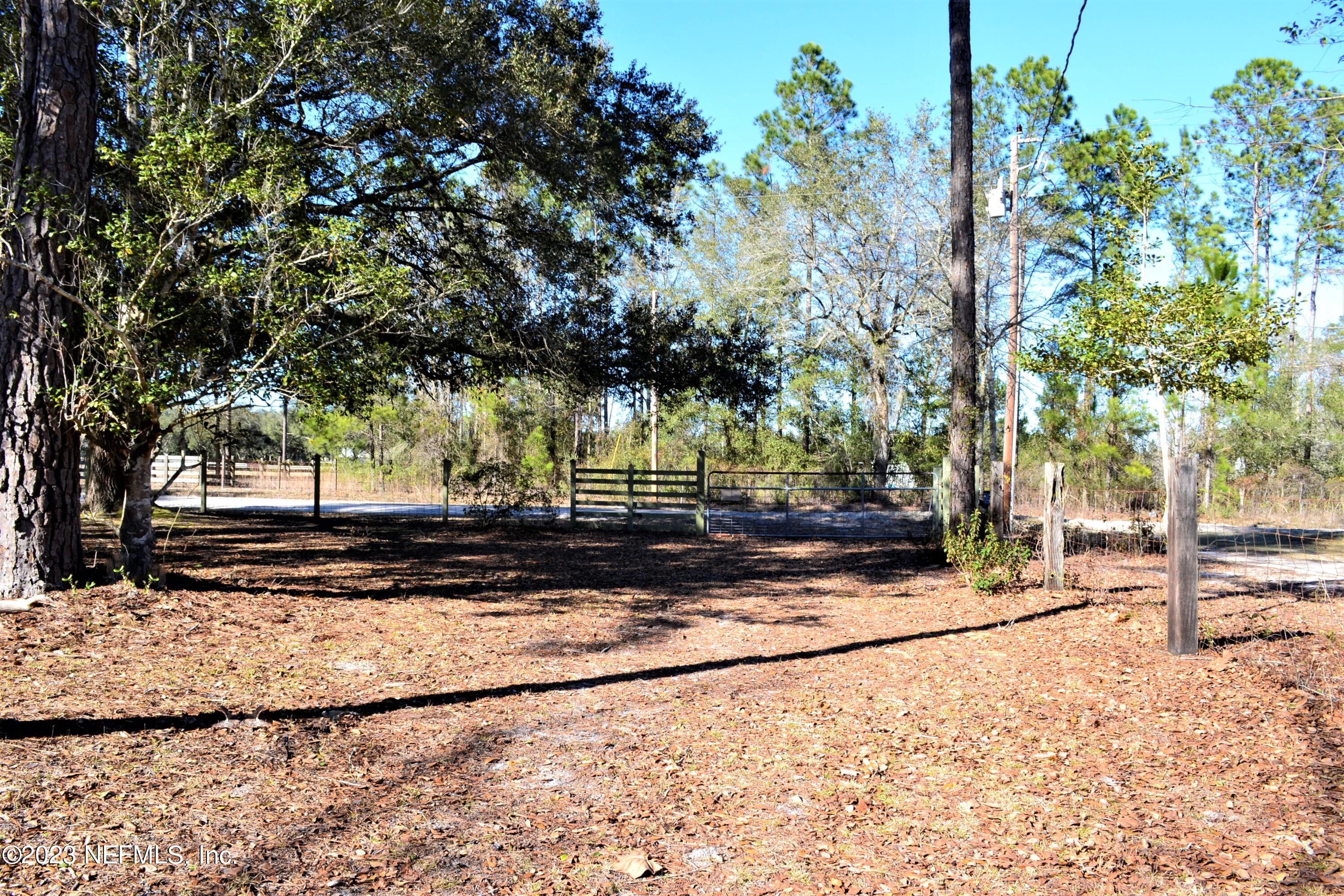 1529 Kinard Road Bryceville, FL 32009 - Photo 23 of 32 NorthEast Gate