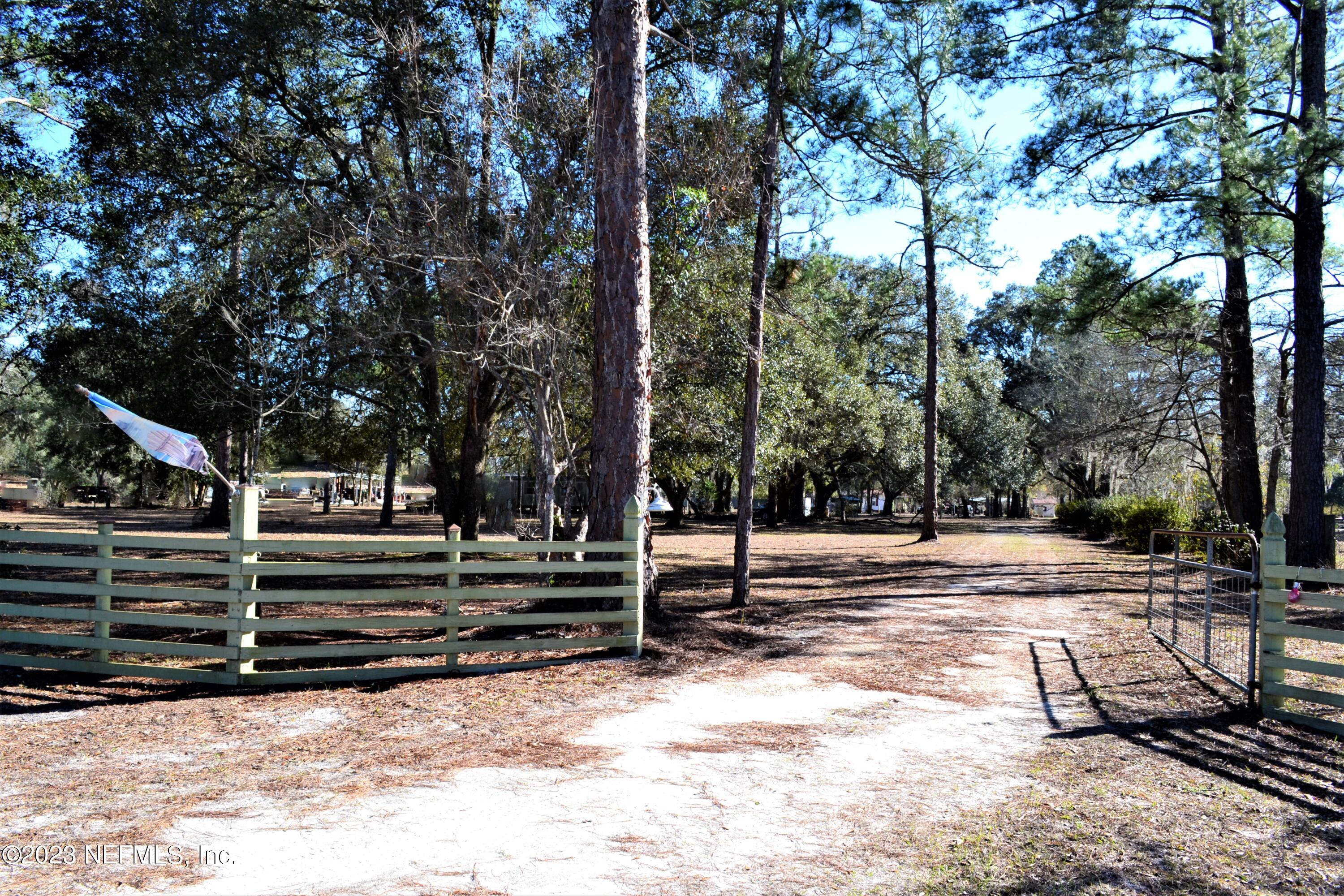 1529 Kinard Road Bryceville, FL 32009 - Photo 4 of 32 Welcome Home!