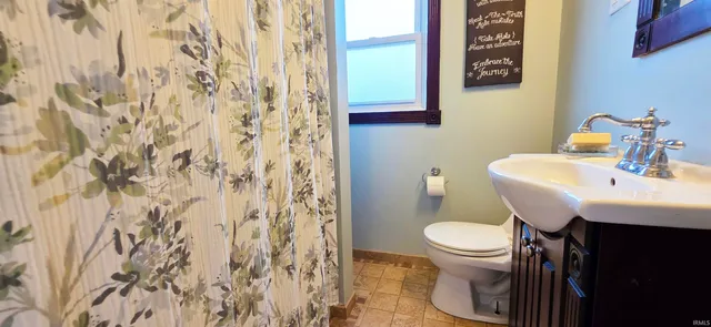 $139,900 | 1218 North Cherry Street, Mount Carmel, IL 62863