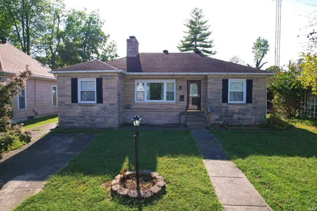$139,900 | 1218 North Cherry Street, Mount Carmel, IL 62863