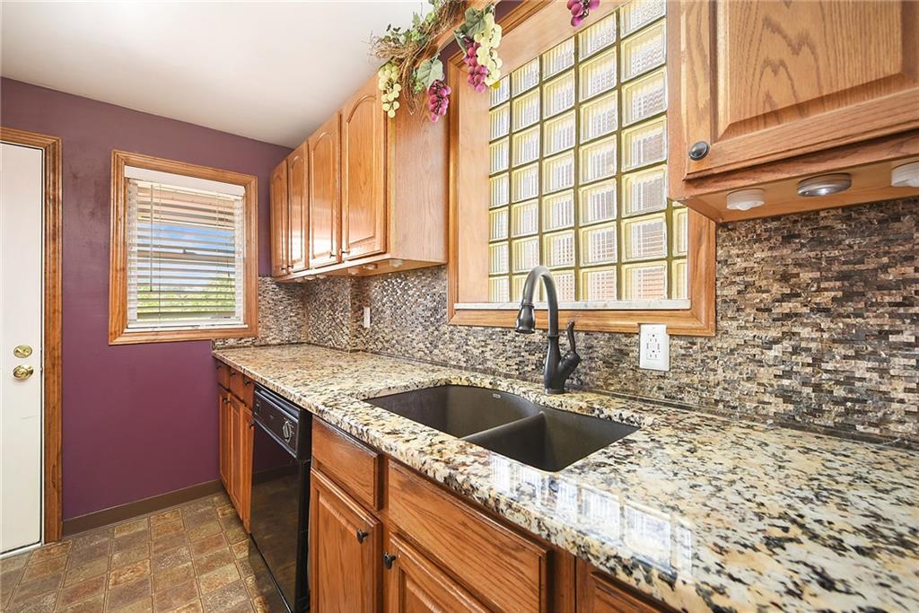 23 Frazier Avenue McKees Rocks, PA 15136 - Photo 11 of 25 Gallery Image 11