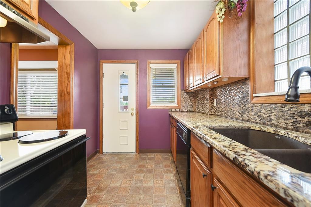 23 Frazier Avenue McKees Rocks, PA 15136 - Photo 10 of 25 Gallery Image 10