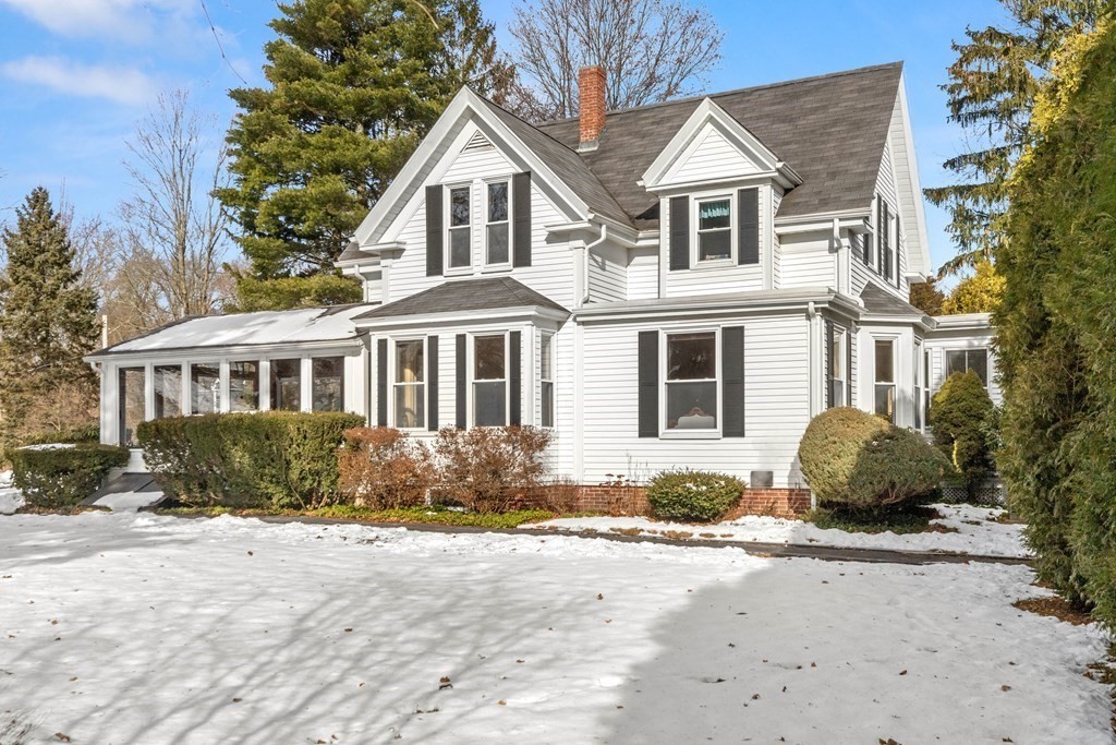 40 Maple Street Hamilton, MA 01982 - Photo 1 of 37 Gallery Image 1