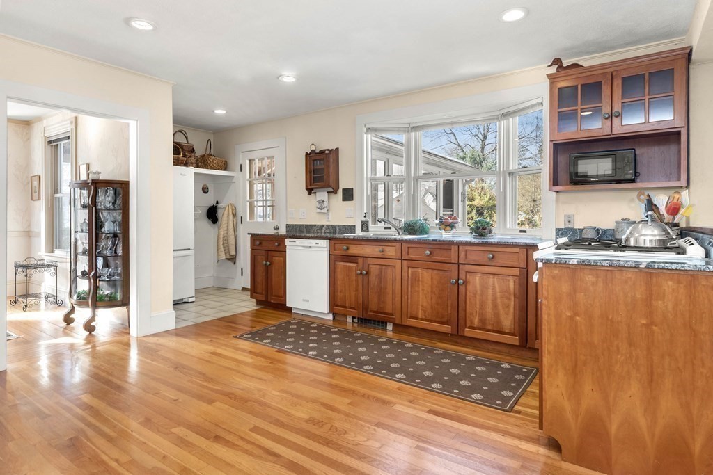 40 Maple Street Hamilton, MA 01982 - Photo 28 of 37 Gallery Image 28