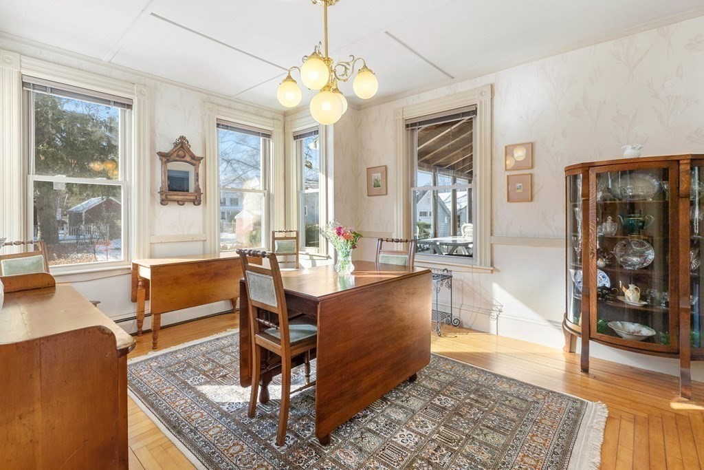 40 Maple Street Hamilton, MA 01982 - Photo 5 of 37 Gallery Image 5