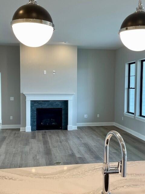 1746 North River Road Milwaukee, WI 53217 - Photo 11 of 34 Island to Fireplace View