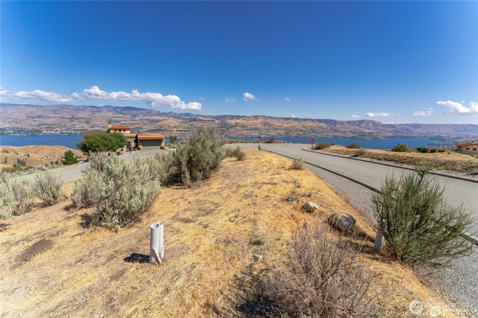 389 Sabio Way Chelan, WA 98816 - Photo 3 of 14