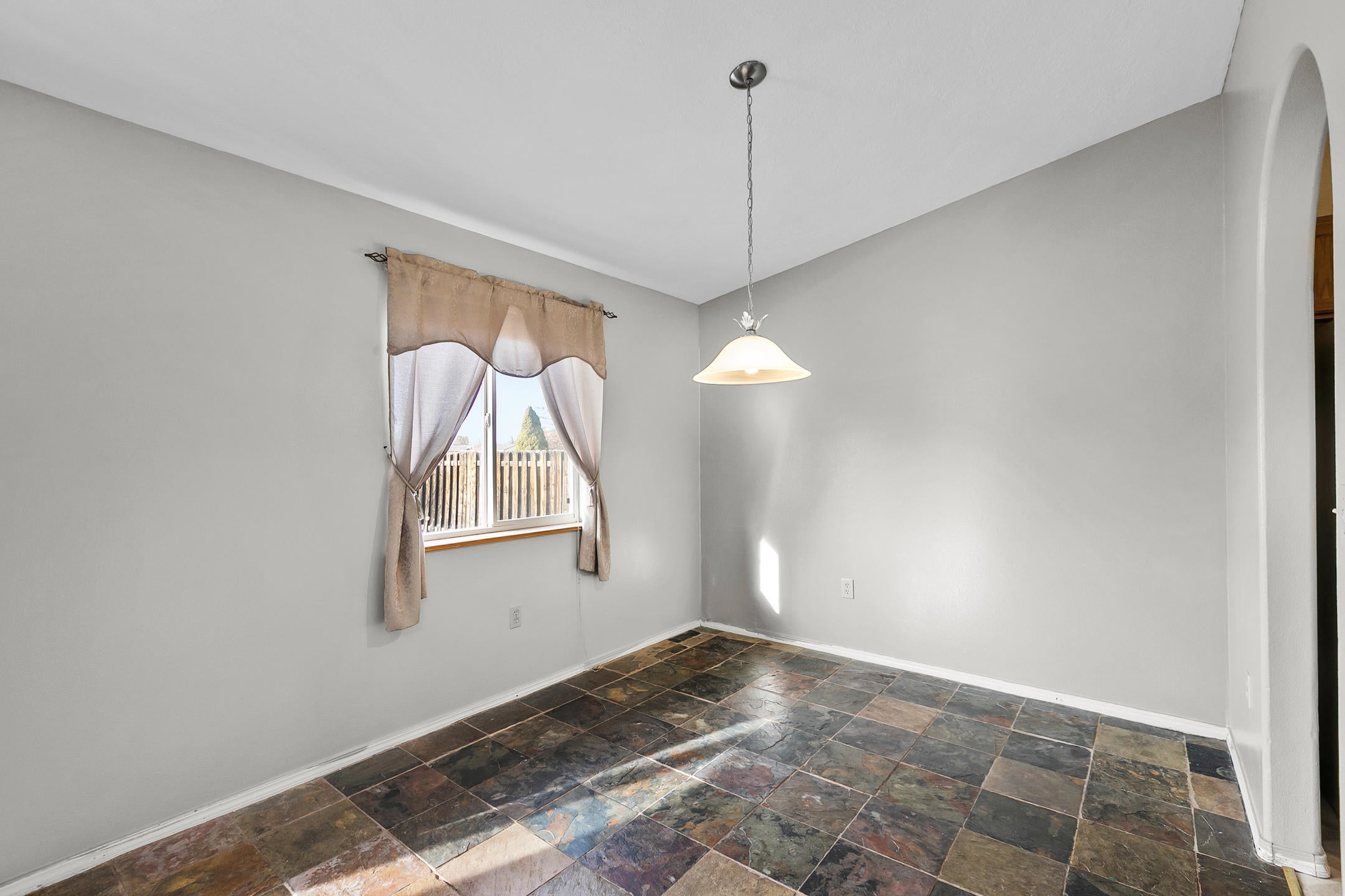 1327 Southwest 28th Street Redmond, OR 97756 - Photo 12 of 30 2020_12_09_1327_sw_28th_rdm-17