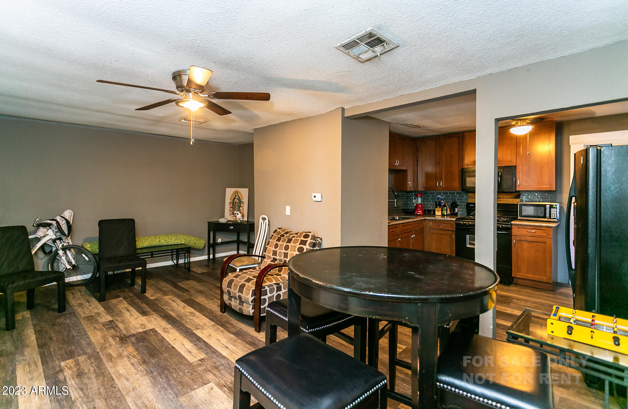 2911 West Almeria Road Phoenix, AZ 85009 - Photo 5 of 17