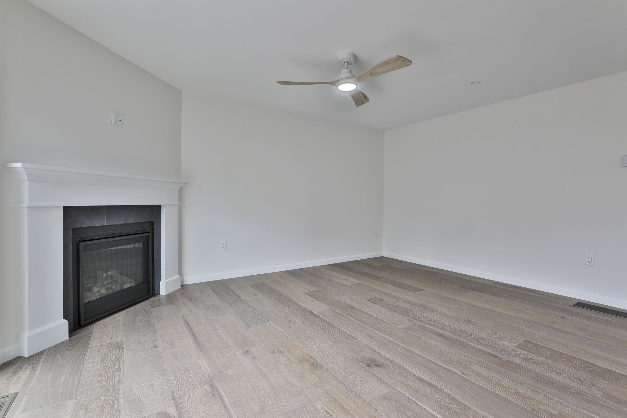 71 Crestview Way Raymond, NH 03077 - Photo 23 of 41
