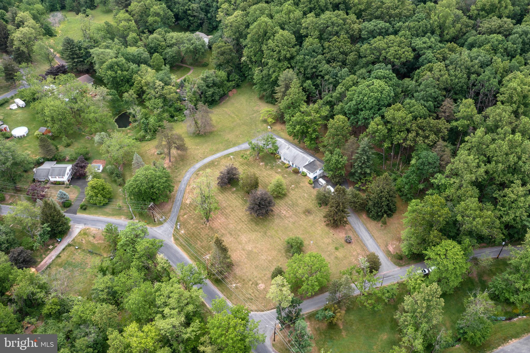1660 Shenkel Road Pottstown, PA 19465 - Photo 12 of 42 Gallery Image 12