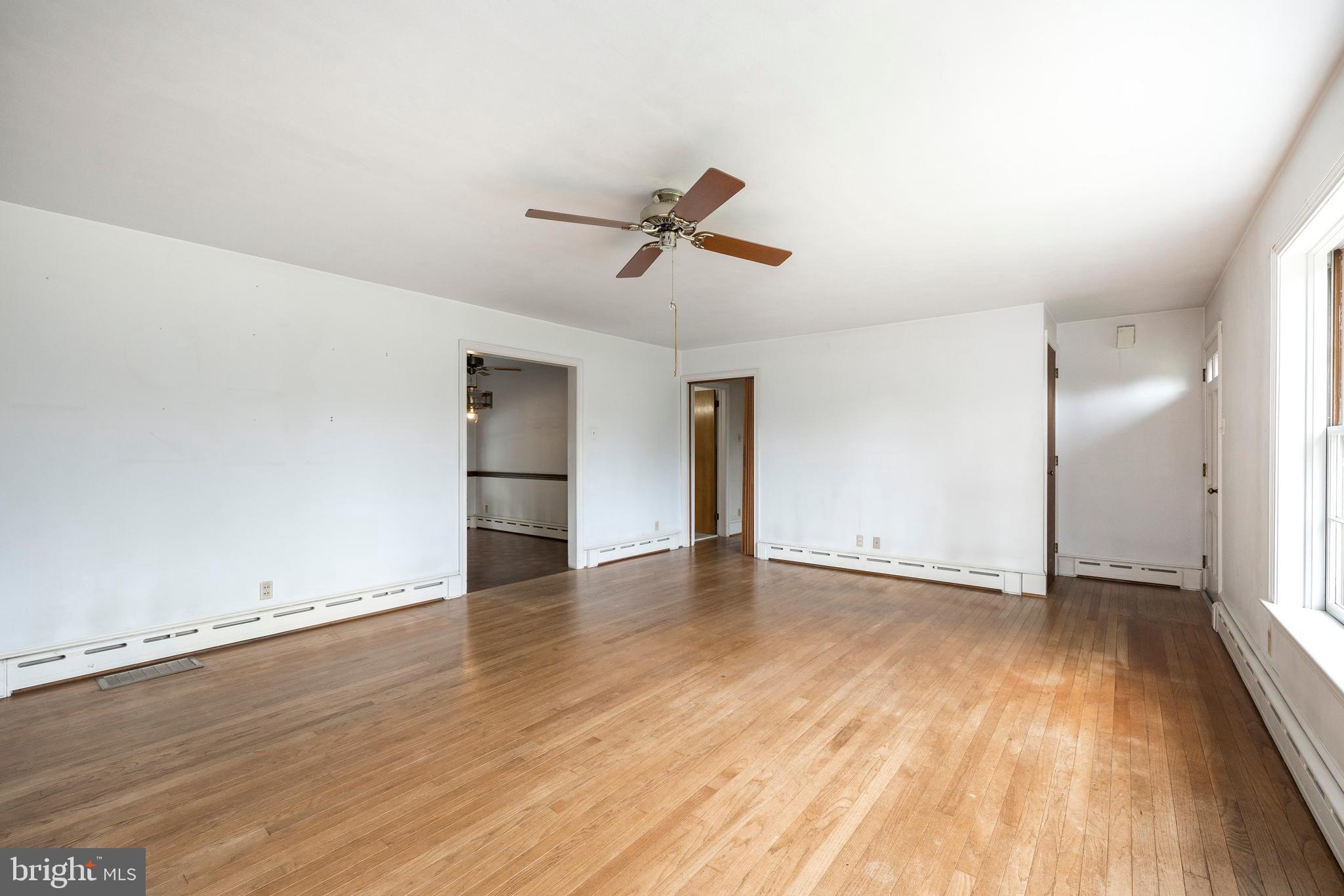 1660 Shenkel Road Pottstown, PA 19465 - Photo 20 of 42 Living Room