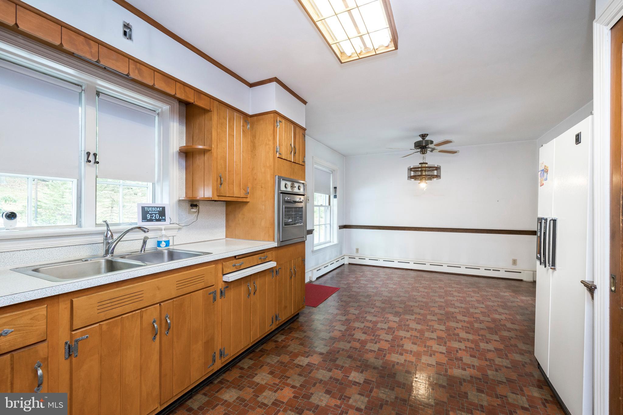 1660 Shenkel Road Pottstown, PA 19465 - Photo 24 of 42 Eat-in Kitchen