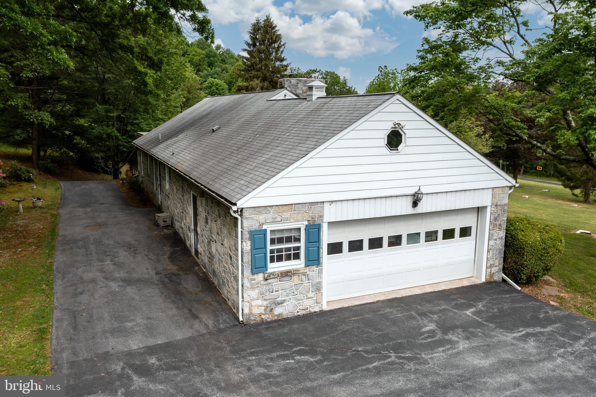 1660 Shenkel Road Pottstown, PA 19465 - Photo 7 of 42 Gallery Image 7