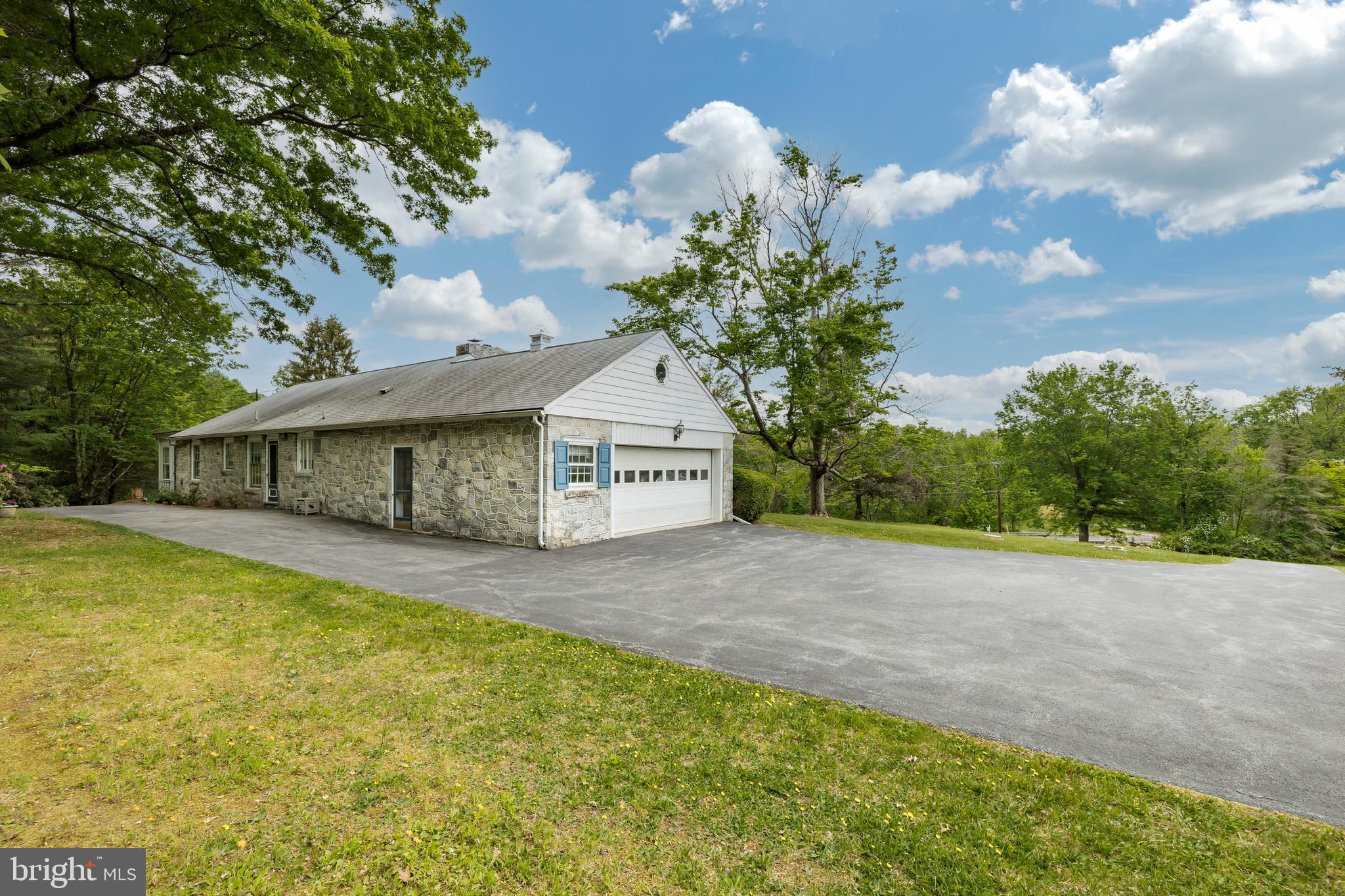 1660 Shenkel Road Pottstown, PA 19465 - Photo 8 of 42 Gallery Image 8