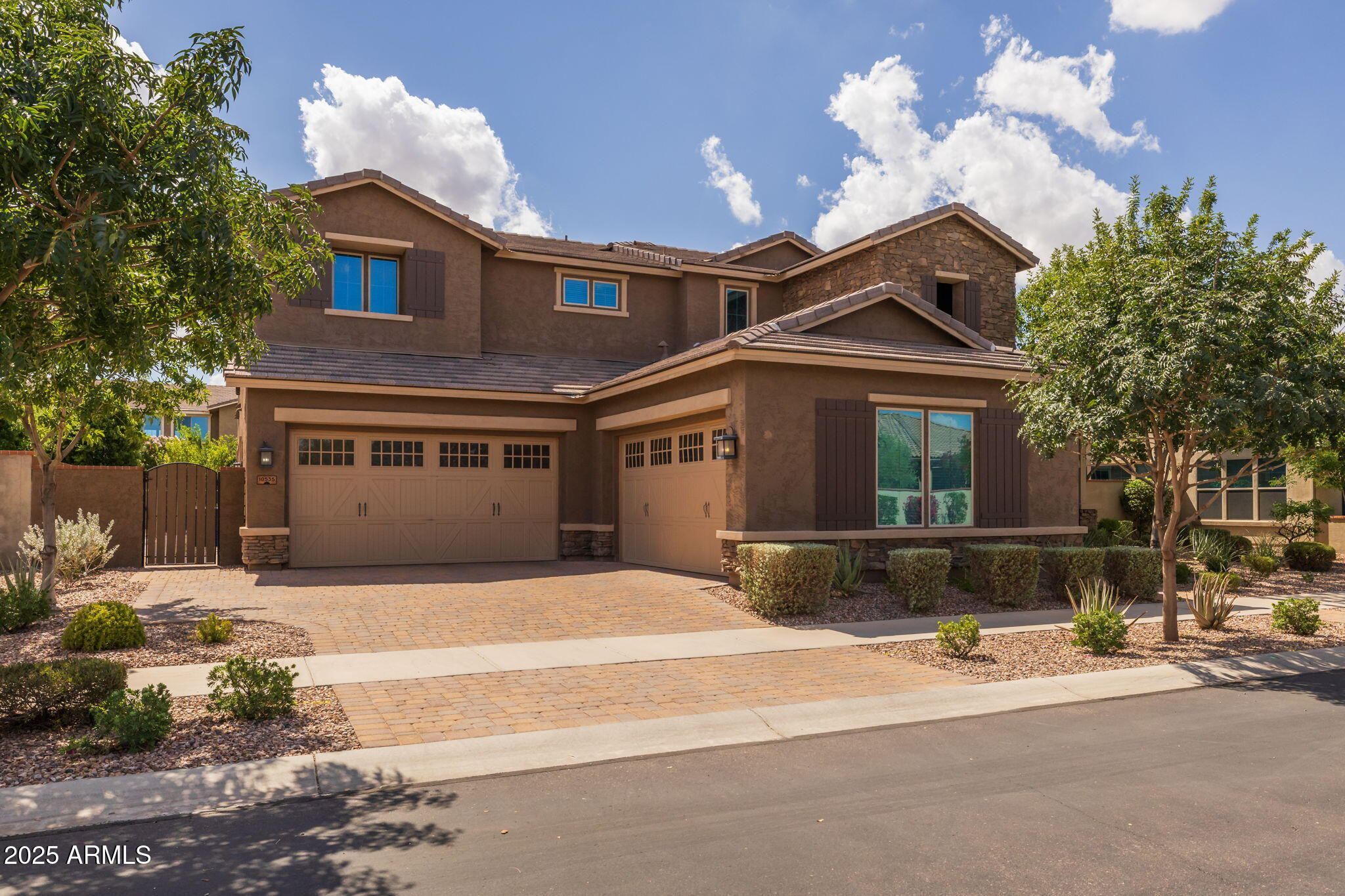 10535 Diffraction Avenue Mesa, AZ 85212 - Photo 14 of 126 Frontyard
