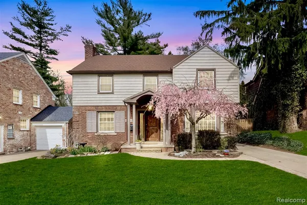 $499,900 | 244 Kerby Road, Grosse Pointe Farms, MI 48236