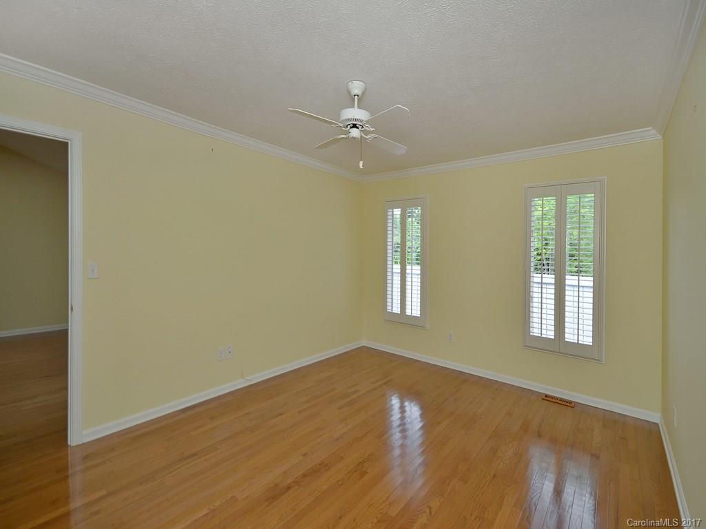 917 Kanuga Road, Unit 917 Hendersonville, NC 28739 - Photo 11 of 18 Gallery Image 11