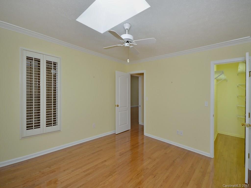 917 Kanuga Road, Unit 917 Hendersonville, NC 28739 - Photo 14 of 18 Gallery Image 14
