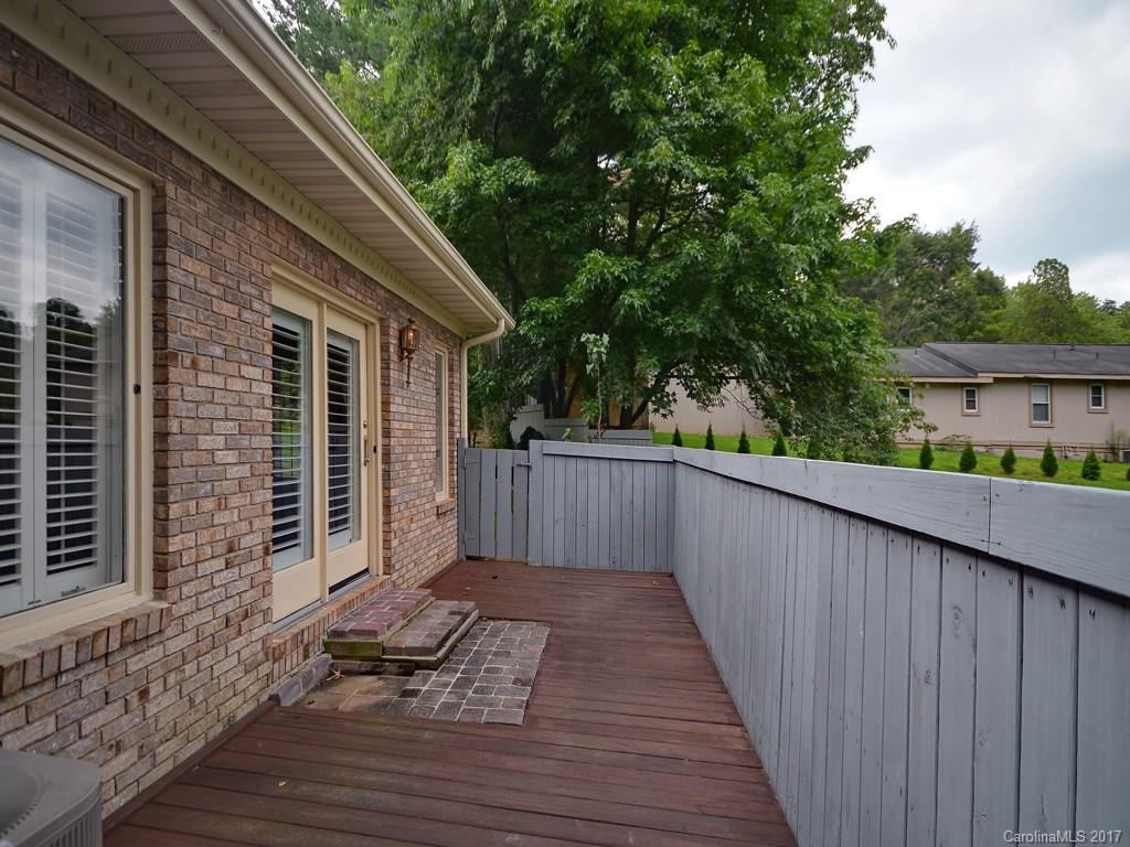 917 Kanuga Road, Unit 917 Hendersonville, NC 28739 - Photo 16 of 18 Gallery Image 16
