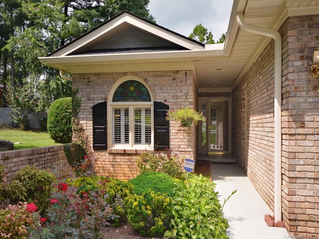 917 Kanuga Road, Unit 917 Hendersonville, NC 28739 - Photo 3 of 18 Gallery Image 3