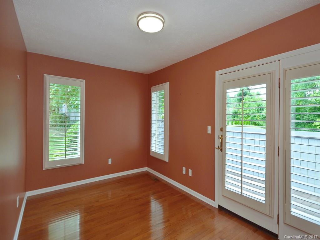 917 Kanuga Road, Unit 917 Hendersonville, NC 28739 - Photo 5 of 18 Gallery Image 5
