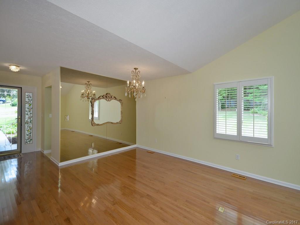 917 Kanuga Road, Unit 917 Hendersonville, NC 28739 - Photo 6 of 18 Gallery Image 6