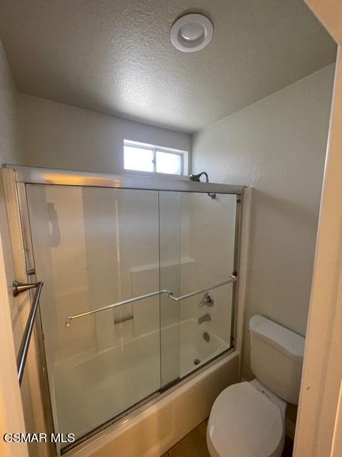 1906 Rory Lane, Unit 2 Simi Valley, CA 93063 - Photo 8 of 15 Upstairs bath 1
