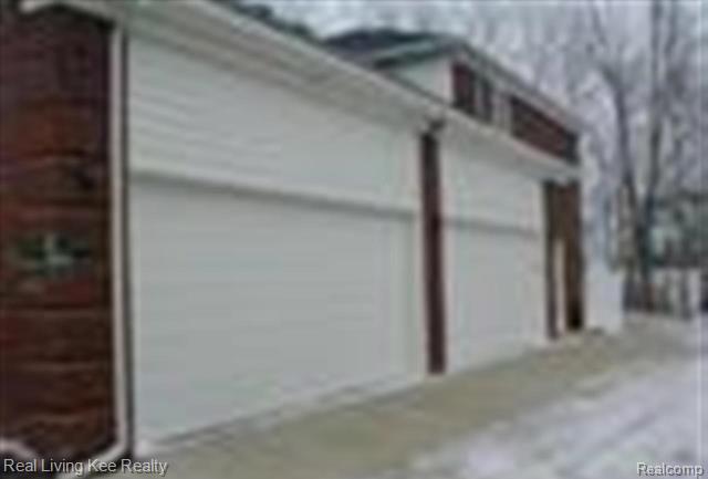 504 Bloomer Ridge Drive Rochester, MI 48307 - Photo 12 of 18 31184225-1.jpg