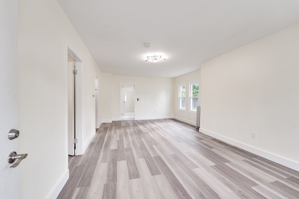17 Bushwick Place Springfield, MA 01109 - Photo 9 of 31 Gallery Image 9