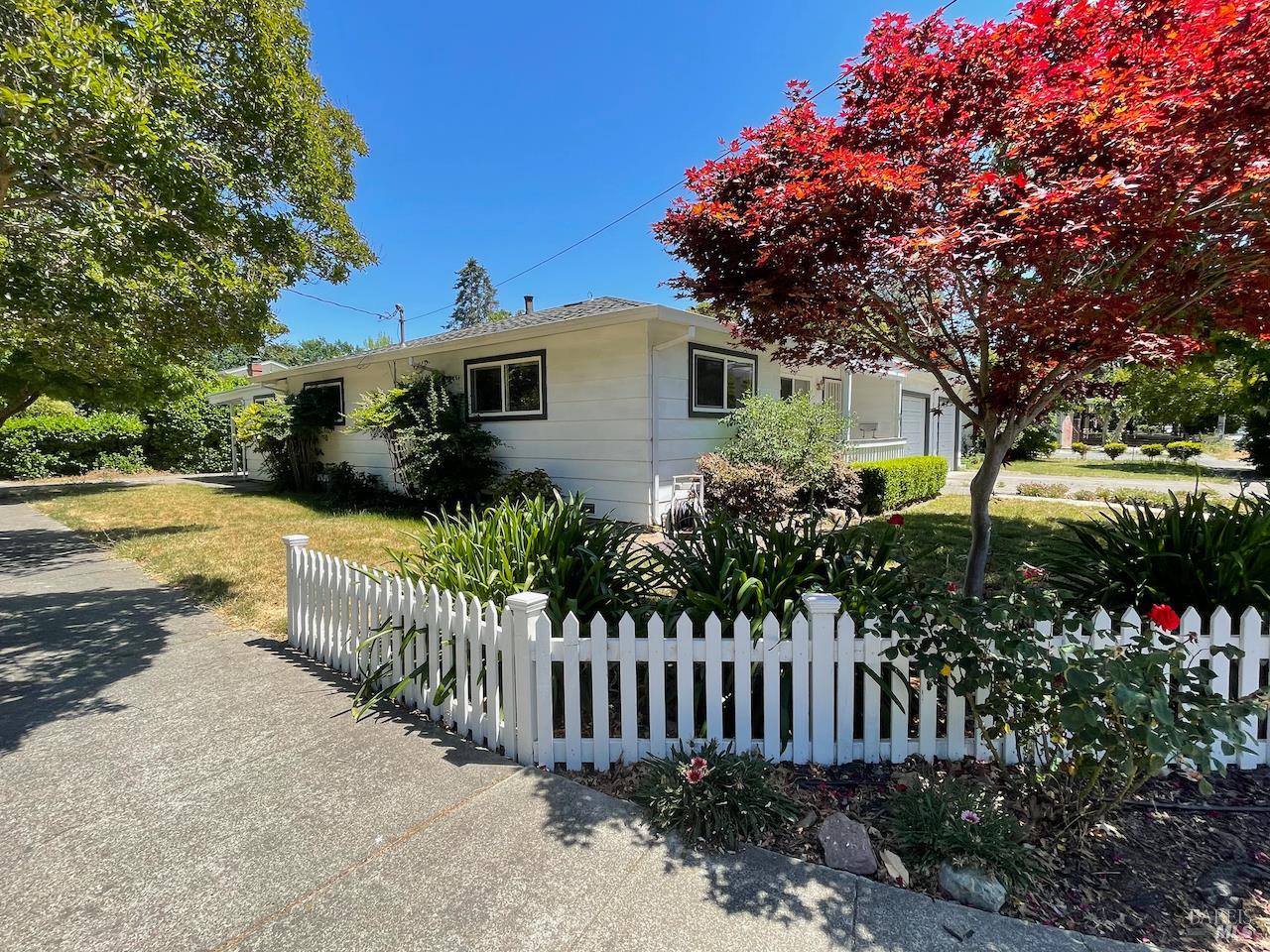 1690-1692 Beaver Street Santa Rosa, CA 95404 - Photo 1 of 1 1692 Beaver