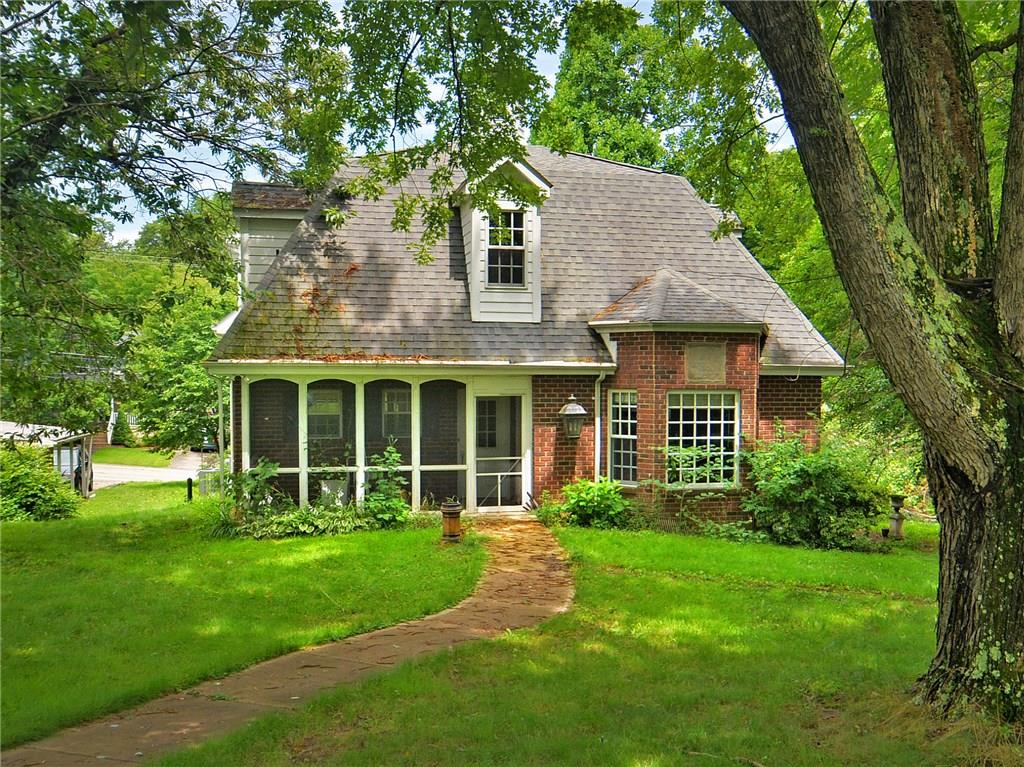 1538 Renton Road Pittsburgh, PA 15239 - Photo 1 of 25