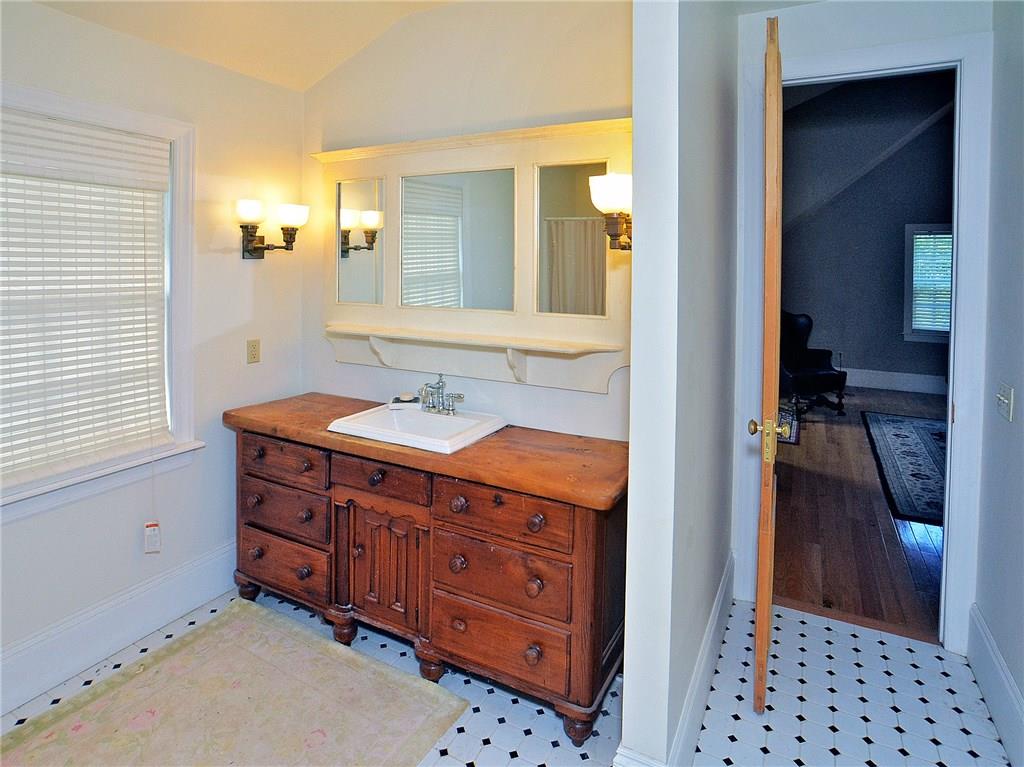 1538 Renton Road Pittsburgh, PA 15239 - Photo 17 of 25