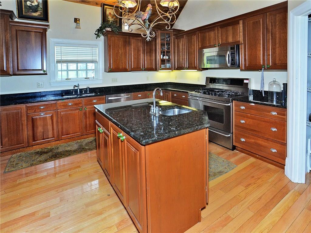 1538 Renton Road Pittsburgh, PA 15239 - Photo 4 of 25