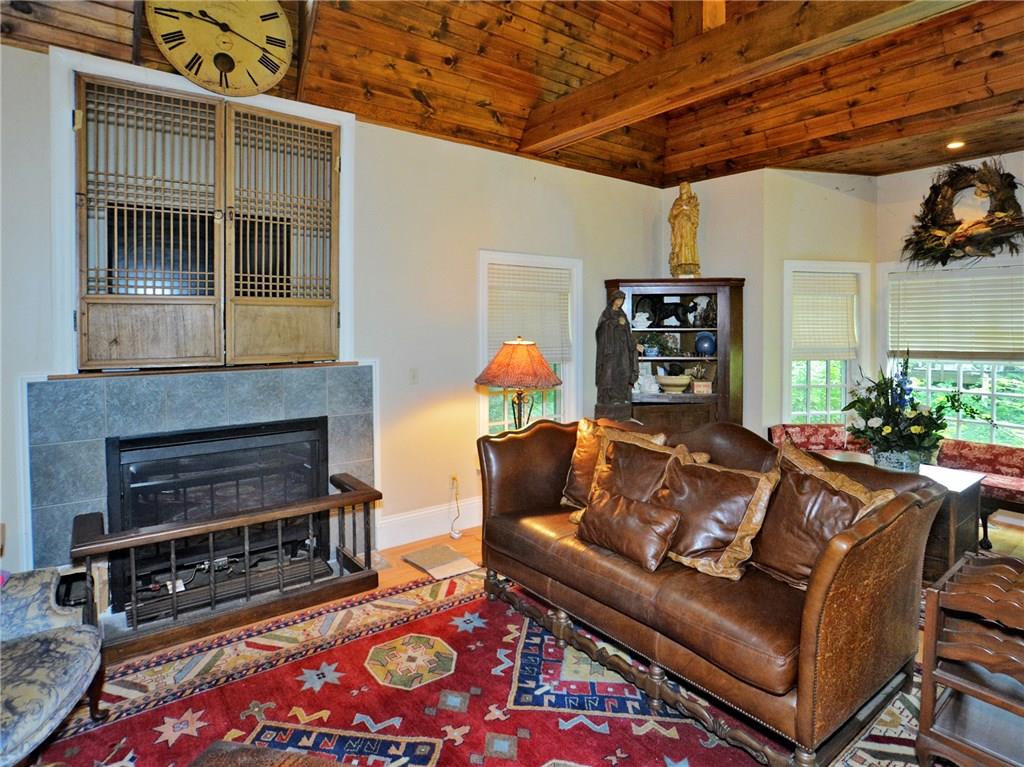 1538 Renton Road Pittsburgh, PA 15239 - Photo 5 of 25