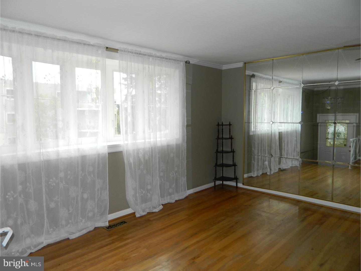 10226 East Keswick Road Philadelphia, PA 19114 - Photo 4 of 16 Gallery Image 4