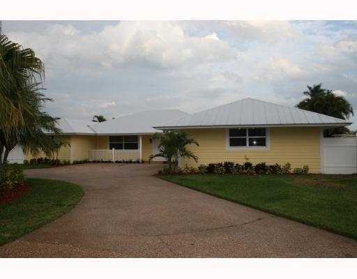 31 Saddleback Road Tequesta, FL 33469 - Photo 1 of 9 Primary Photo