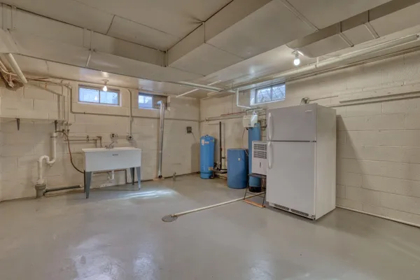 $2,495,000 | 4640 Lake Club Circle, Oconomowoc Lake, WI 53066