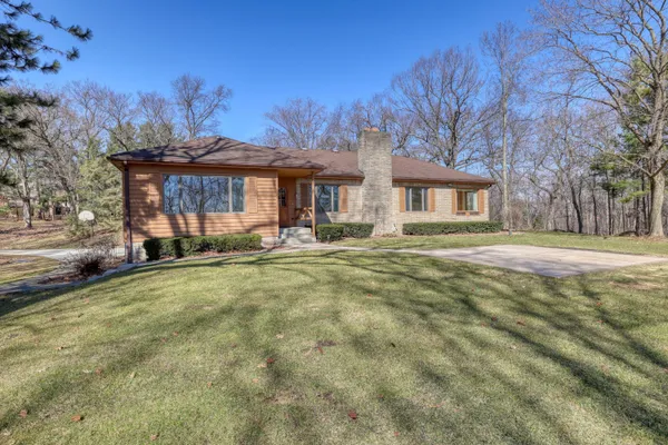 $2,495,000 | 4640 Lake Club Circle, Oconomowoc Lake, WI 53066