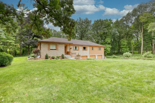 $2,495,000 | 4640 Lake Club Circle, Oconomowoc Lake, WI 53066