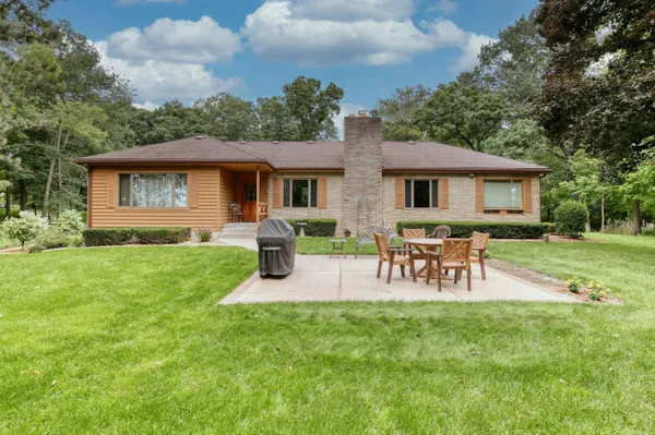 $2,495,000 | 4640 Lake Club Circle, Oconomowoc Lake, WI 53066