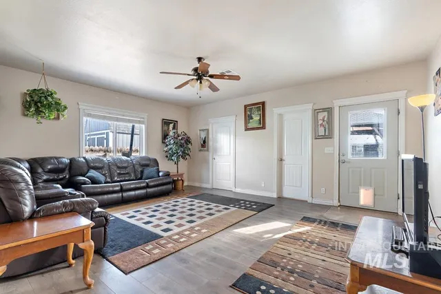 $429,900 | 1010 Jonathan Street, Fruitland, ID 83619