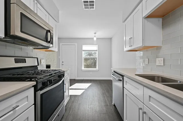 $1,350 | 1903 Townesouth Circle, Unit B, Austin, TX 78741