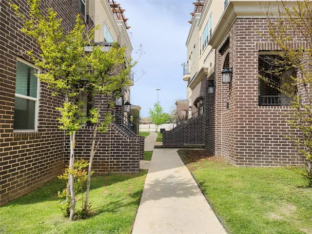 $2,595 | 1209 Beaconsfield Lane, Unit 510, Arlington, TX 76011