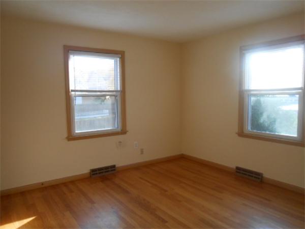 1393 Sumner Avenue Springfield, MA 01118 - Photo 8 of 12