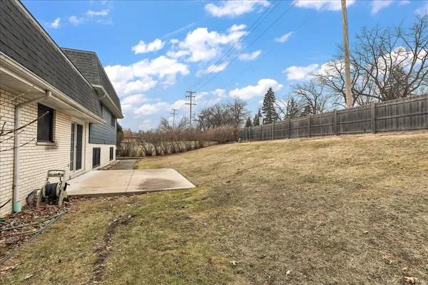 $3,500 | 7440 West Manitoba Drive, Palos Heights, IL 60463