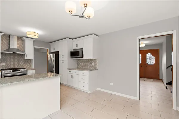 $3,500 | 7440 West Manitoba Drive, Palos Heights, IL 60463