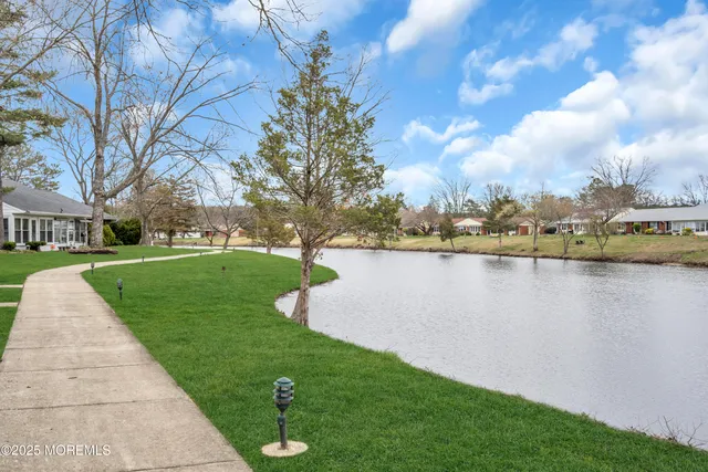 $253,900 | 402 Picardy Court, Unit B, Lakewood, NJ 08701