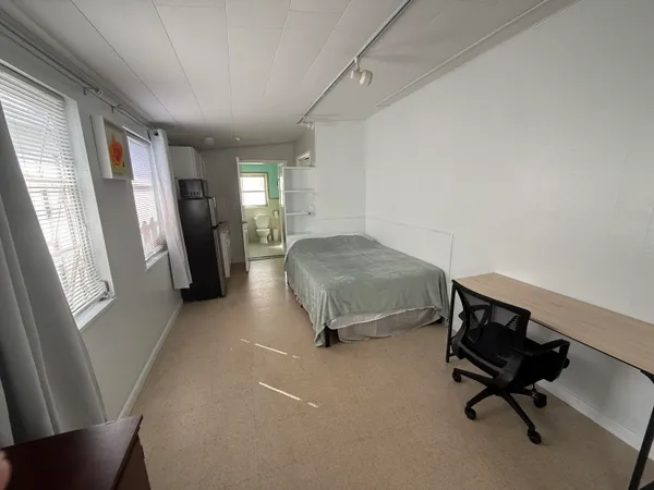 $1,200 | 605 East Coast Avenue, Unit 2, Lantana, FL 33462